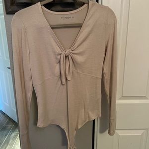 Cream long sleeve Abercrombie body suit